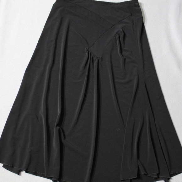 BCBGMaxAzria Dresses & Skirts - ​BCBGMAXAZRIA Black Jersey Knit Midi Skirt M Ruched Asymmetrical Waist A-Line